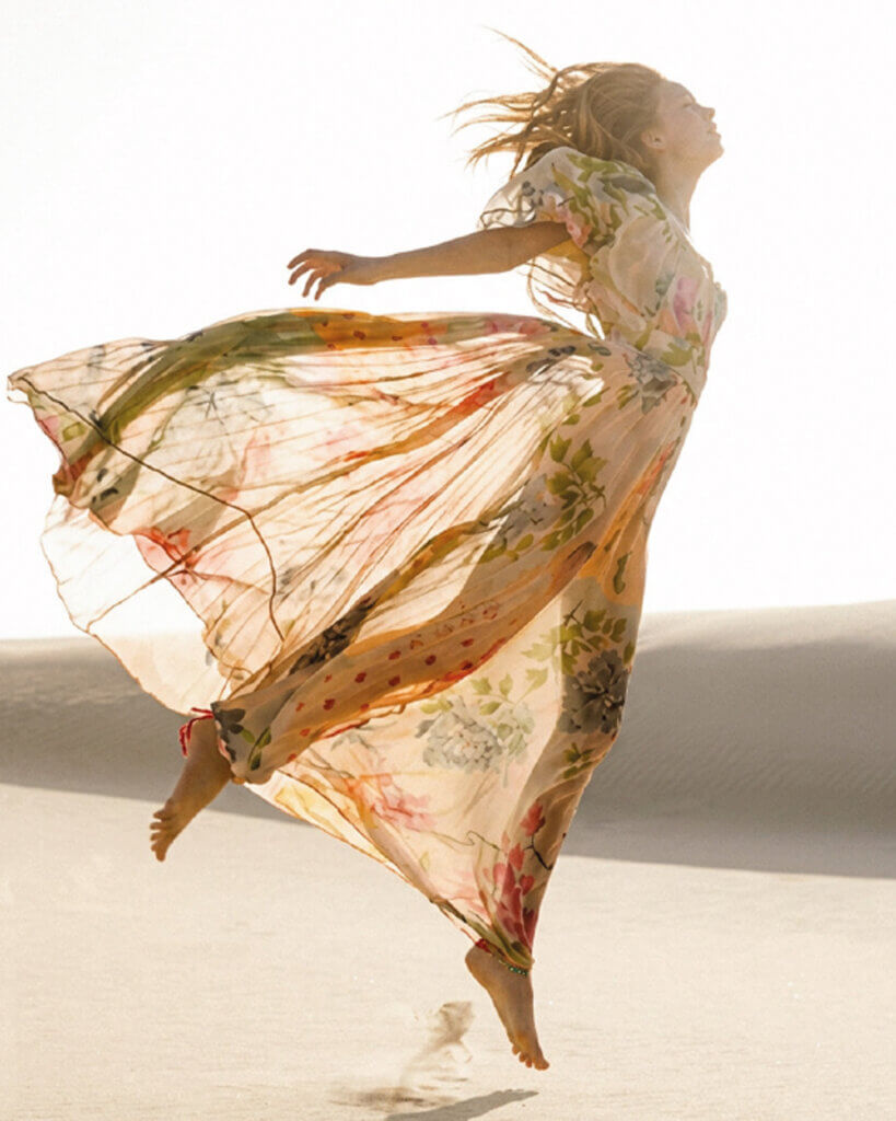 nova-and-bow-design-agentur-noemiisabel-bildwelt-kleid-wueste